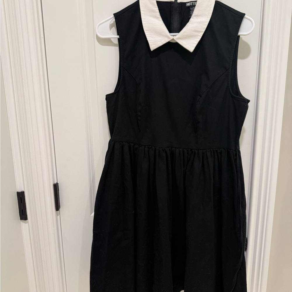 Hot Topic Black and White Sleeveless Mini Dress with Peter Pan Collar